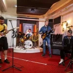 Музыкальная школа в Москве для взрослых, подростков и детей: Sing Play